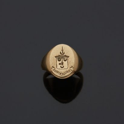 Chevalière en or jaune 9 k (375 millièmes)...