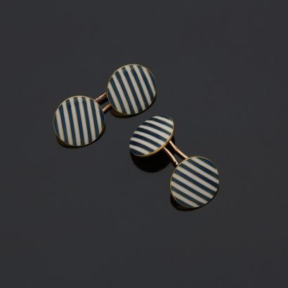 Paire de boutons de manchettes en or jaune...