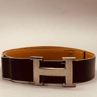 HERMES

Dark brown leather belt, silver plated...