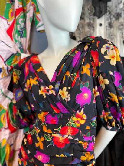 Lot of three dresses including : 

LANVIN

-...