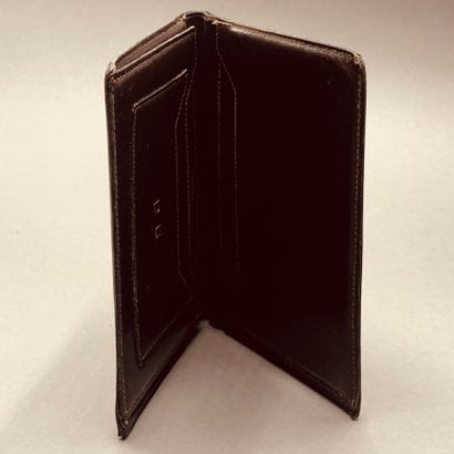 HERMES

Vintage wallet in brown box (traces...