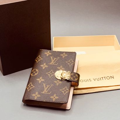 Louis VUITTON Paris

Couverture d'agenda...
