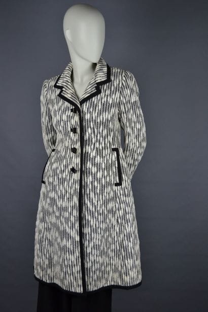 Pierre BALMAIN Haute couture

Mid-length...
