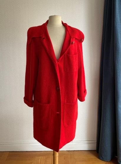 Lot of clothes including :

AQUASCUTUM

-...