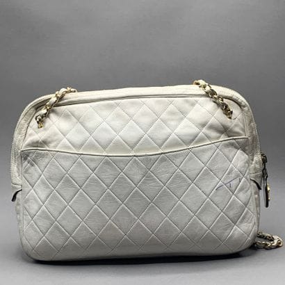 
CHANEL

Camera