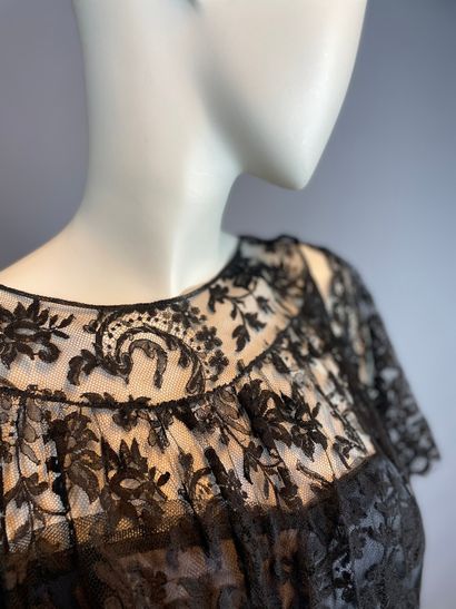 LANVIN - 15 rue du Fbg St Honoré Paris

Robe...