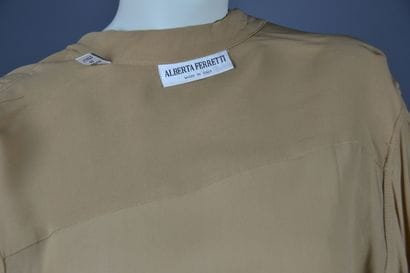 Alberta FERRETTI

Chemise et étole frangée...