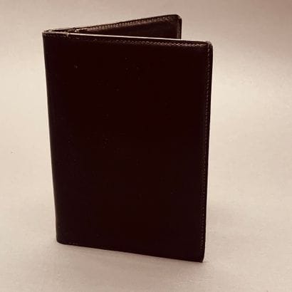 HERMES

Vintage wallet in brown box (traces...