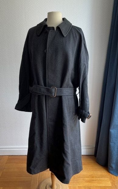 Lot of clothes including :

AQUASCUTUM

-...