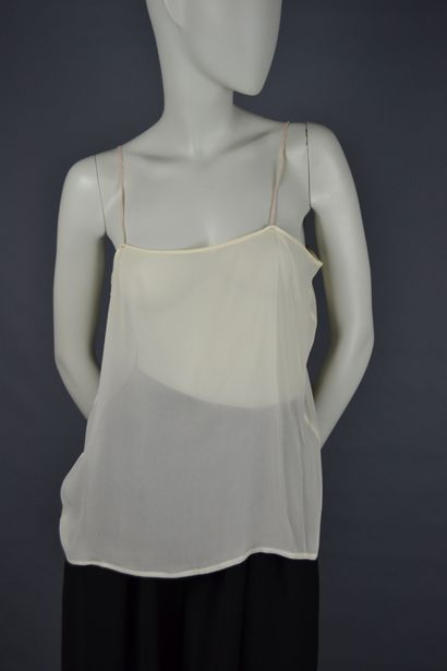 CHANEL

Blouse croisée en crêpe de soie et...