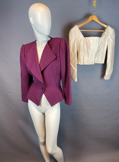 UNGARO

Ensemble comprenant :

- Veste imprimée...