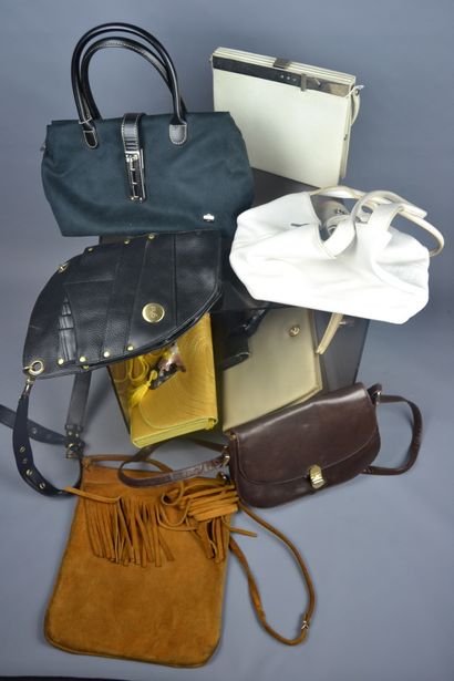 *Lot of various bags (wear)
