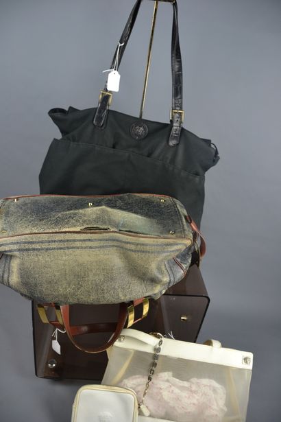 *Gianni VERSACE

Lot of bags:

- Baguette...