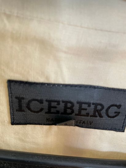 Lot of clothes including :

DEVERNOIS

-...