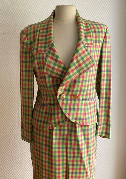 Lot de vêtements dont : 

Guy LAROCHE

-...