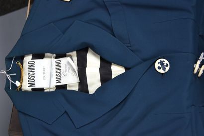 *MOSCHINO 

Lot of clothes including : 

-...