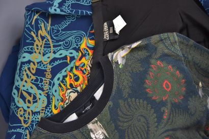 *Lot of various clothes including : 

GIVENCHY

-...
