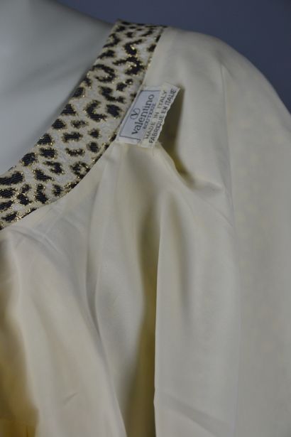 *VALENTINO

Veste croisée courte en lurex...