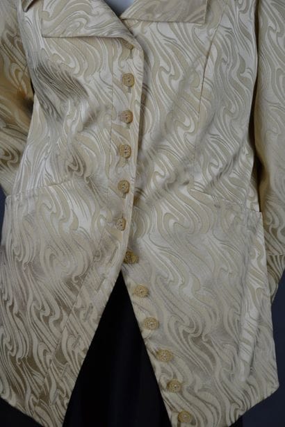 Christian LACROIX

Light yellow jacket in...