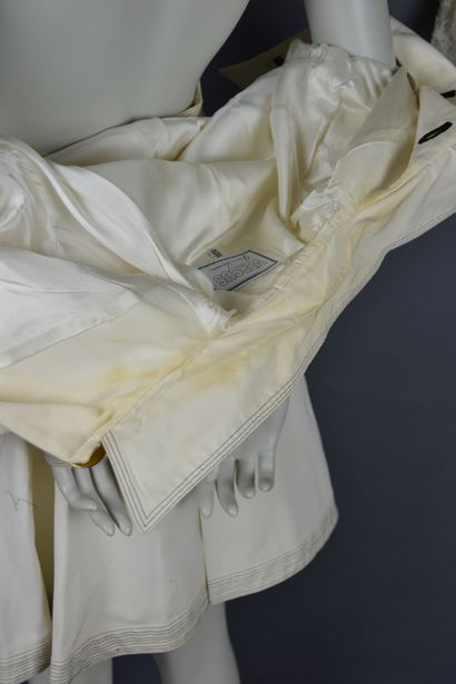 *Lot of clothes including :

VERSUS VERSACE

-...