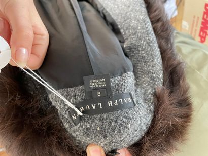 Ralph LAUREN 

Long icy grey and white coat,...