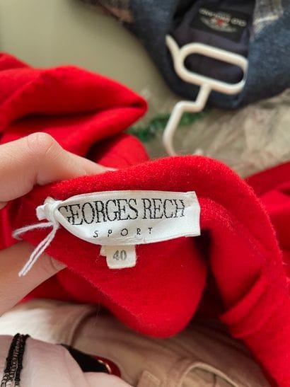 Lot of clothes including :

AQUASCUTUM

-...