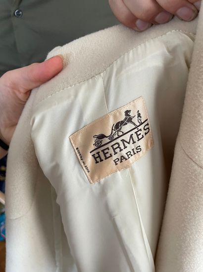 HERMES Paris 

Manteau long blanc cassé,...
