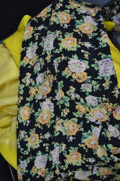*Lot of clothes including : 

Gianni VERSACE

-...