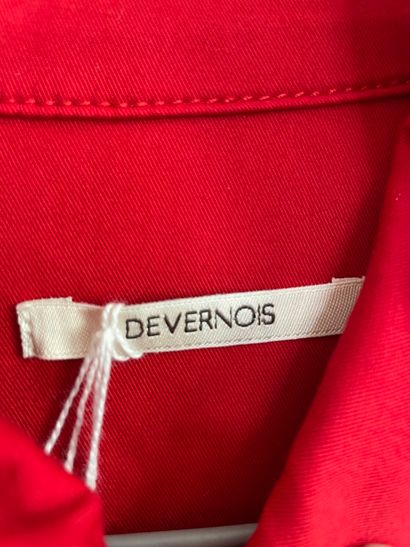 Lot of clothes including :

DEVERNOIS

-...