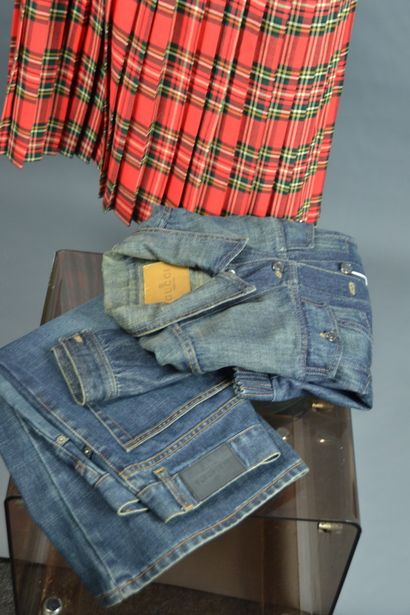 *Lot of clothes including :

D&G Dolce Gabana

-...