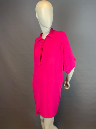 BALENCIAGA

Robe courte en soie, couleur...