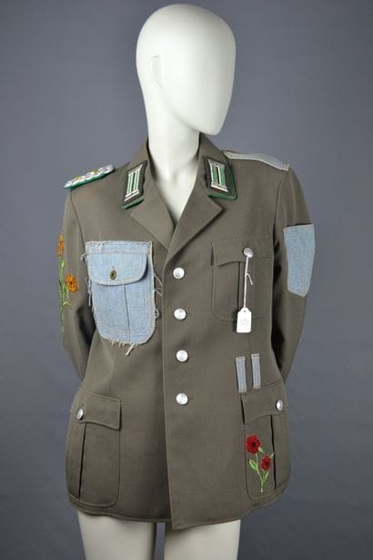 *DG DOLCE & GABBANA

Khaki militaria style...