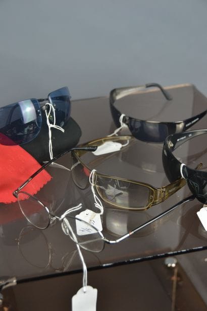 *Lot of various pairs of glasses including...
