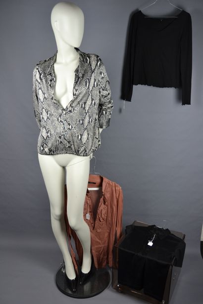 *GUCCI 

Lot of clothes including : 

- V-neck...