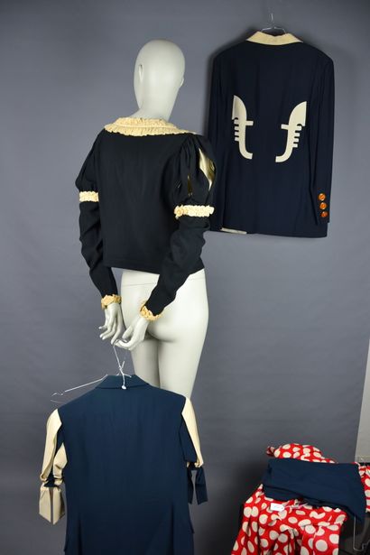 *MOSCHINO 

Lot of clothes including : 

-...