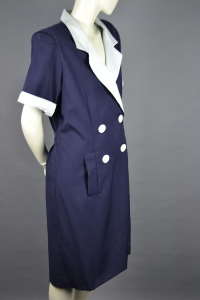 Yves SAINT LAURENT Variation

Navy blue wool...