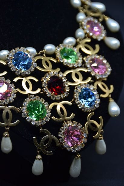 *CHANEL 1995

Très important collier constitué...