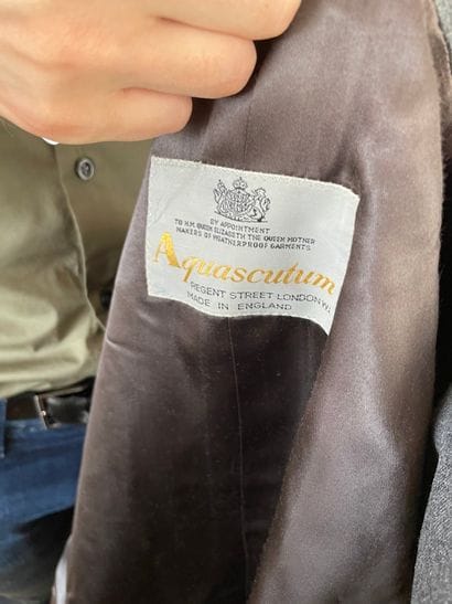 Lot of clothes including :

AQUASCUTUM

-...