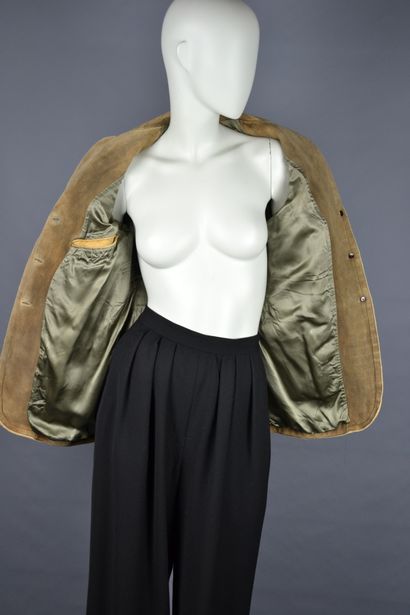 ALAIA Paris

Light brown long jacket with...