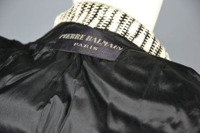 Pierre BALMAIN Haute couture

Mid-length...