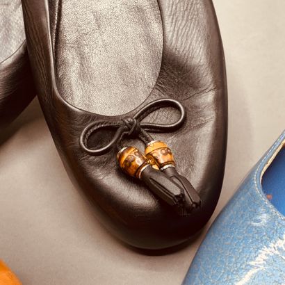 
Lot of shoes including :

GUCCI

- Black...
