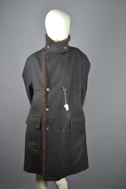 *GUCCI made in Italy

Men's mid-length coat...