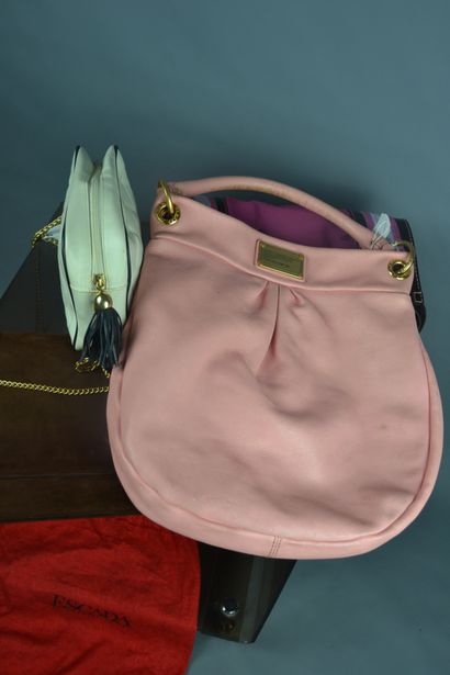 *Lot of bags including : 

ESCADA

- White...