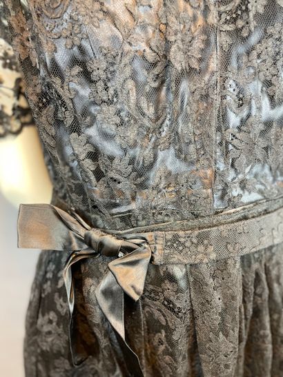 LANVIN - 15 rue du Fbg St Honoré Paris

Robe...