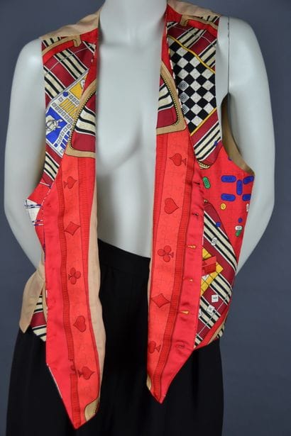 HERMES

Men's vest, the front of the vest...