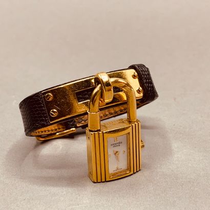 
HERMES Paris Kelly

Montre cadenas en métal...