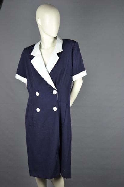 Yves SAINT LAURENT Variation

Navy blue wool...