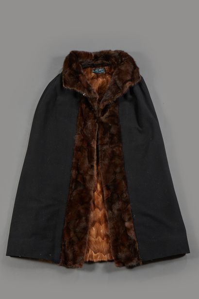 CALLOT Sisters circa 1920

Evening cape in...