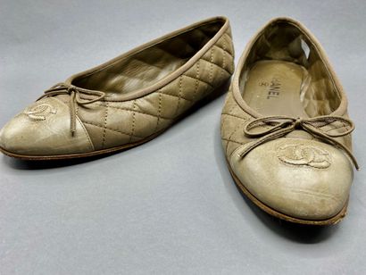 CHANEL

Taupe quilted leather ballerina shoes,...