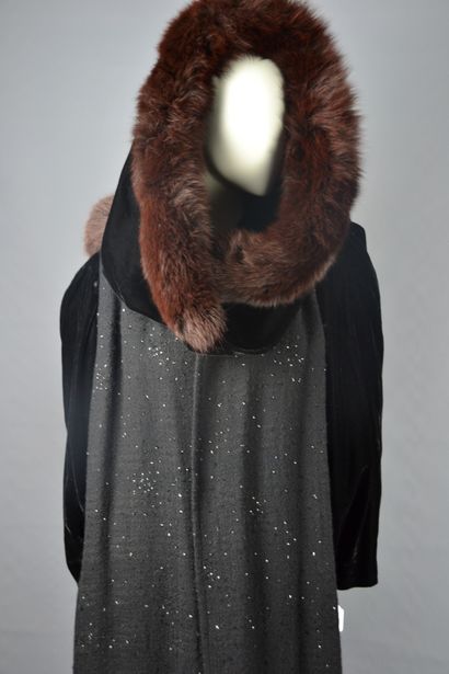 *D&G, DOLCE & GABBANA

Long coat in wool...